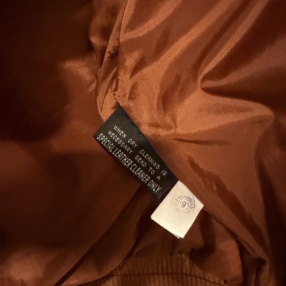 Vintage Leather Bomber Jacket - Picture 4 of 9